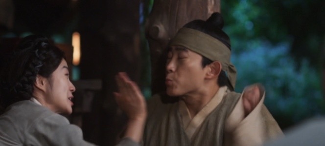 tvN新劇《御史與祚怡》金祚怡眼明手快打了羅二言的嘴巴