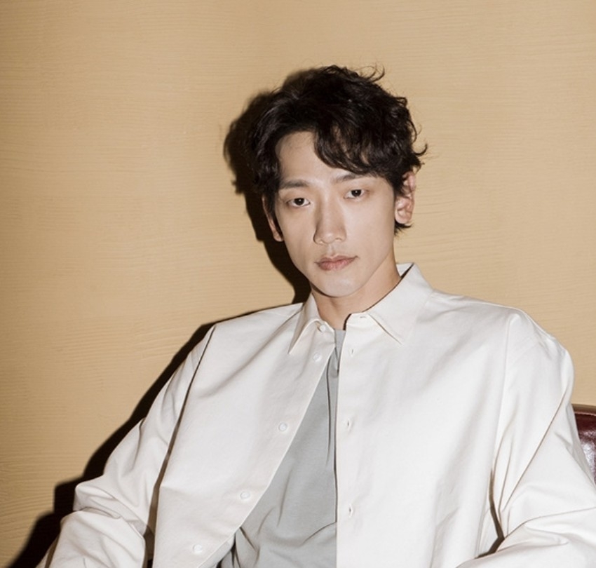 Rain飾演自私又傲慢的天才醫生「車英民」