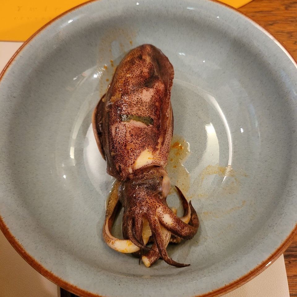 孔劉帳號首張貼文是烤魷魚