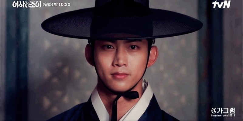 羅二言霸氣的從門口走向宮殿內