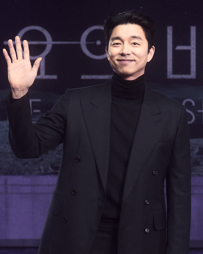 孔劉飾演宇宙航空局最年輕的探測隊長「韓允才」