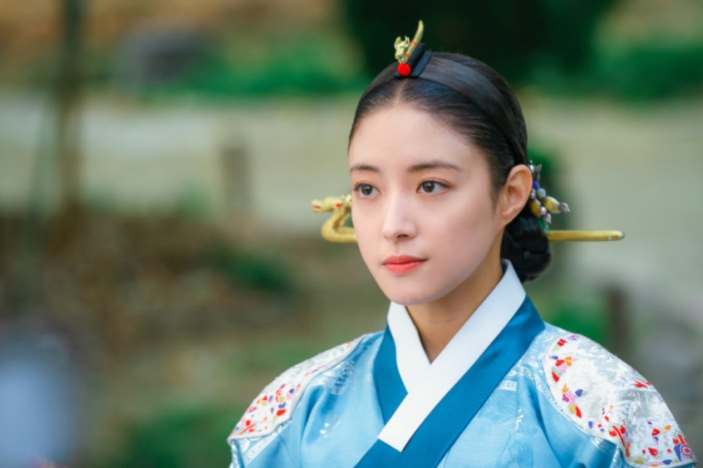 李世榮在《衣袖紅鑲邊》中的演技令人讚不絕口