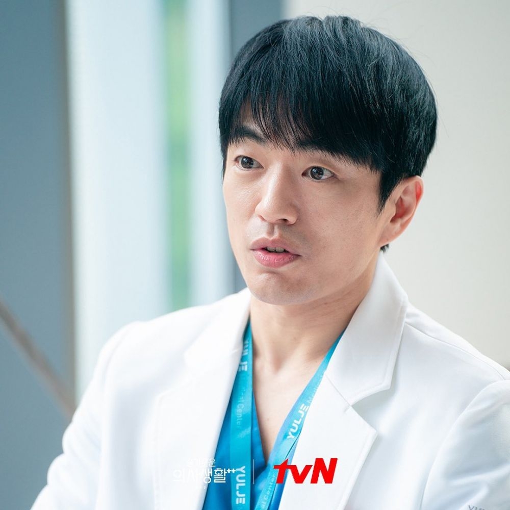 丁文晟在《機智醫生生活》中飾演「涂材學」