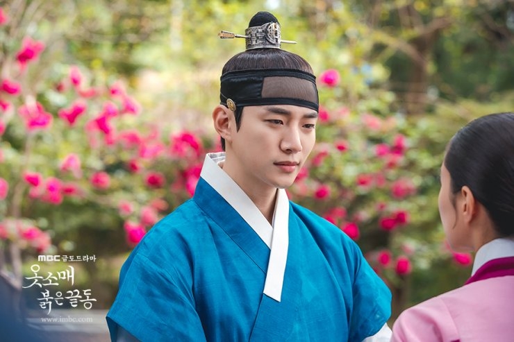 《衣袖紅鑲邊》正在集中進行最後的拍攝