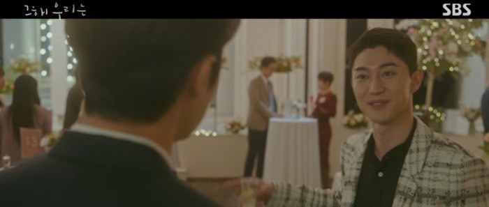 努亞告訴崔雄自己也將進行現場作畫