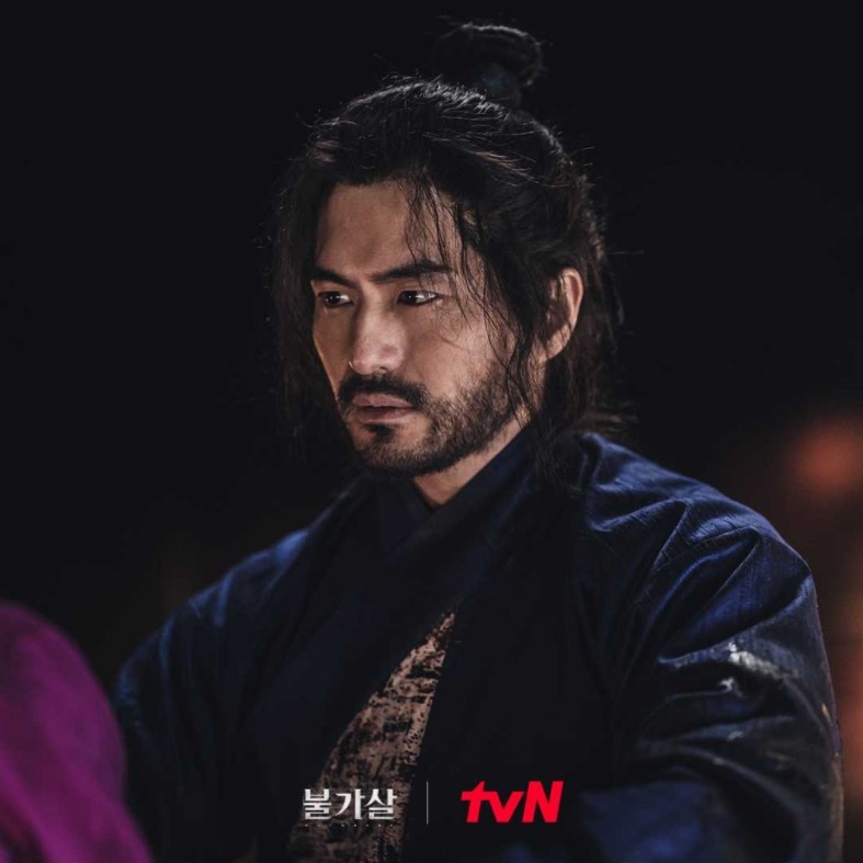 李陣郁飾演「丹廓」