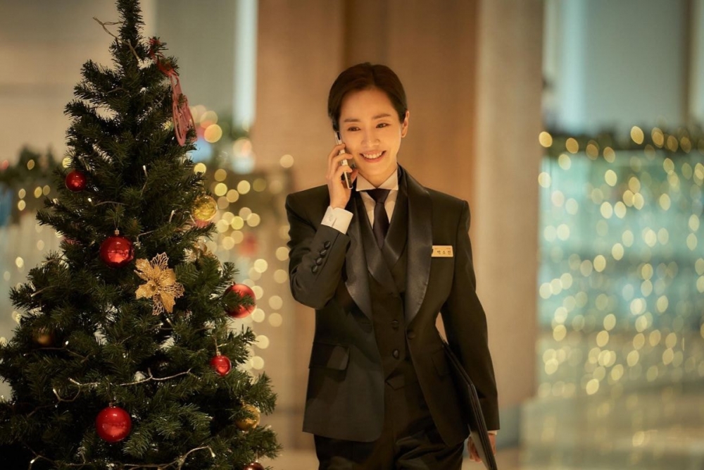 韓志旼飾演酒店經理人「素珍」，對於相處15年的男性朋友的告白非常猶豫。