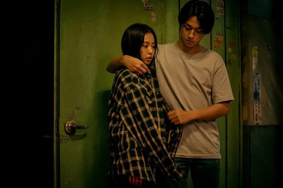 李到晛與高旻示在《Sweet Home》中飾演兄妹