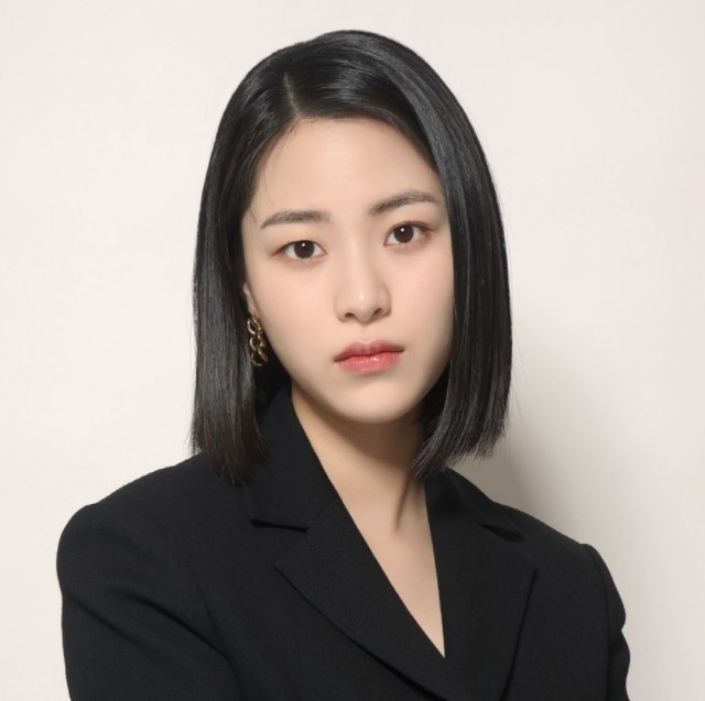 李秀敬飾演社會部門記者「金瑞熙」
