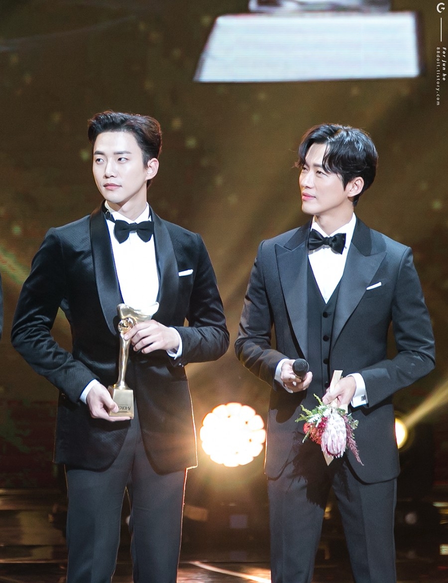 南宮珉和俊昊KBS演技大賞同台