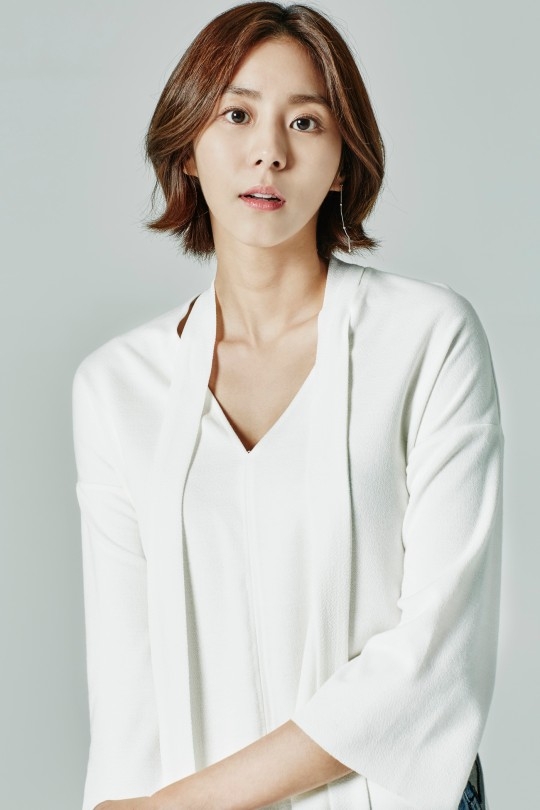 Uie飾演神經外科專科醫生「張世真」