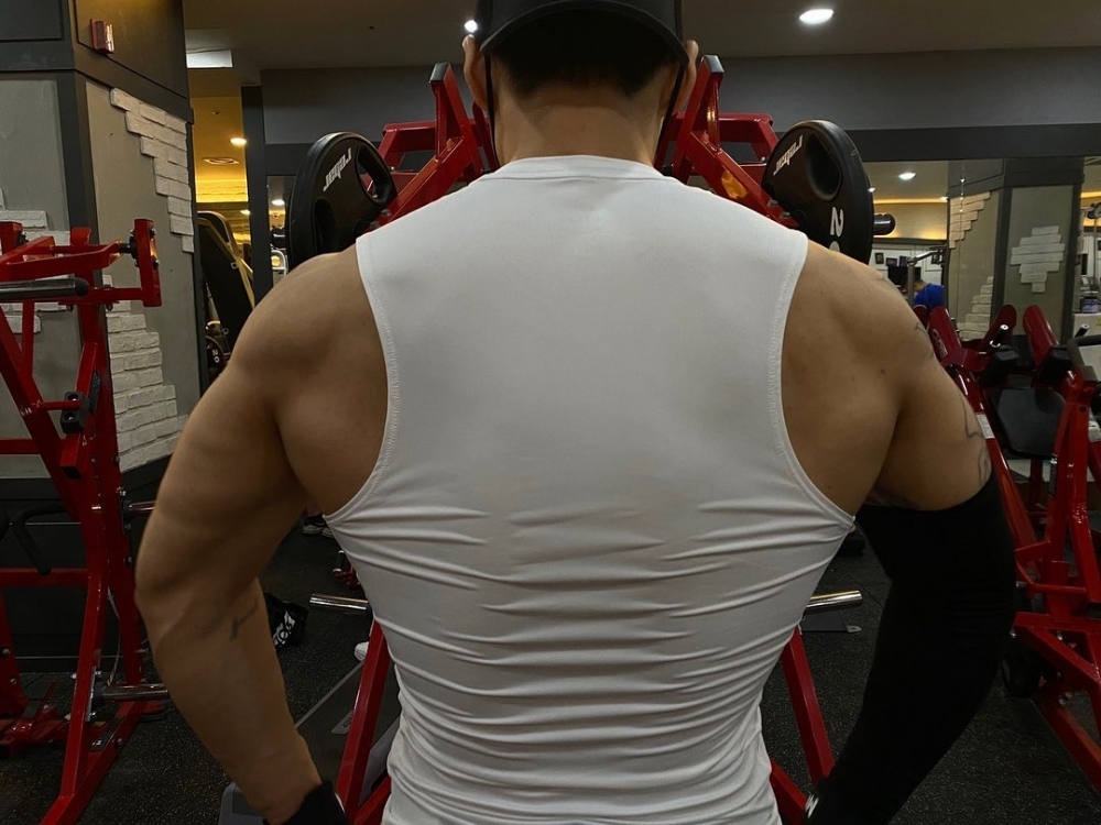 南宮珉為劇練出超狂肌肉