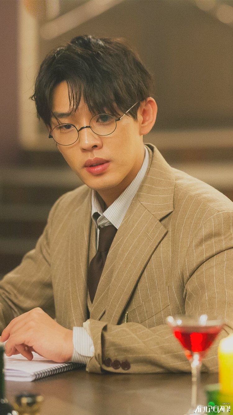 劉亞仁2017年主演奇幻愛情劇《芝加哥打字機》