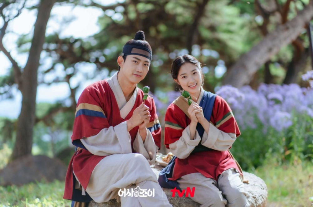 《御史與祚怡》玉澤演、金惠奫同框劇照