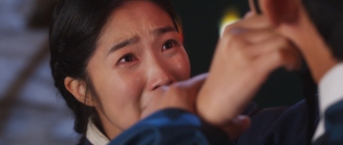 金祚怡激動的捏羅二言的臉確認是不是真人