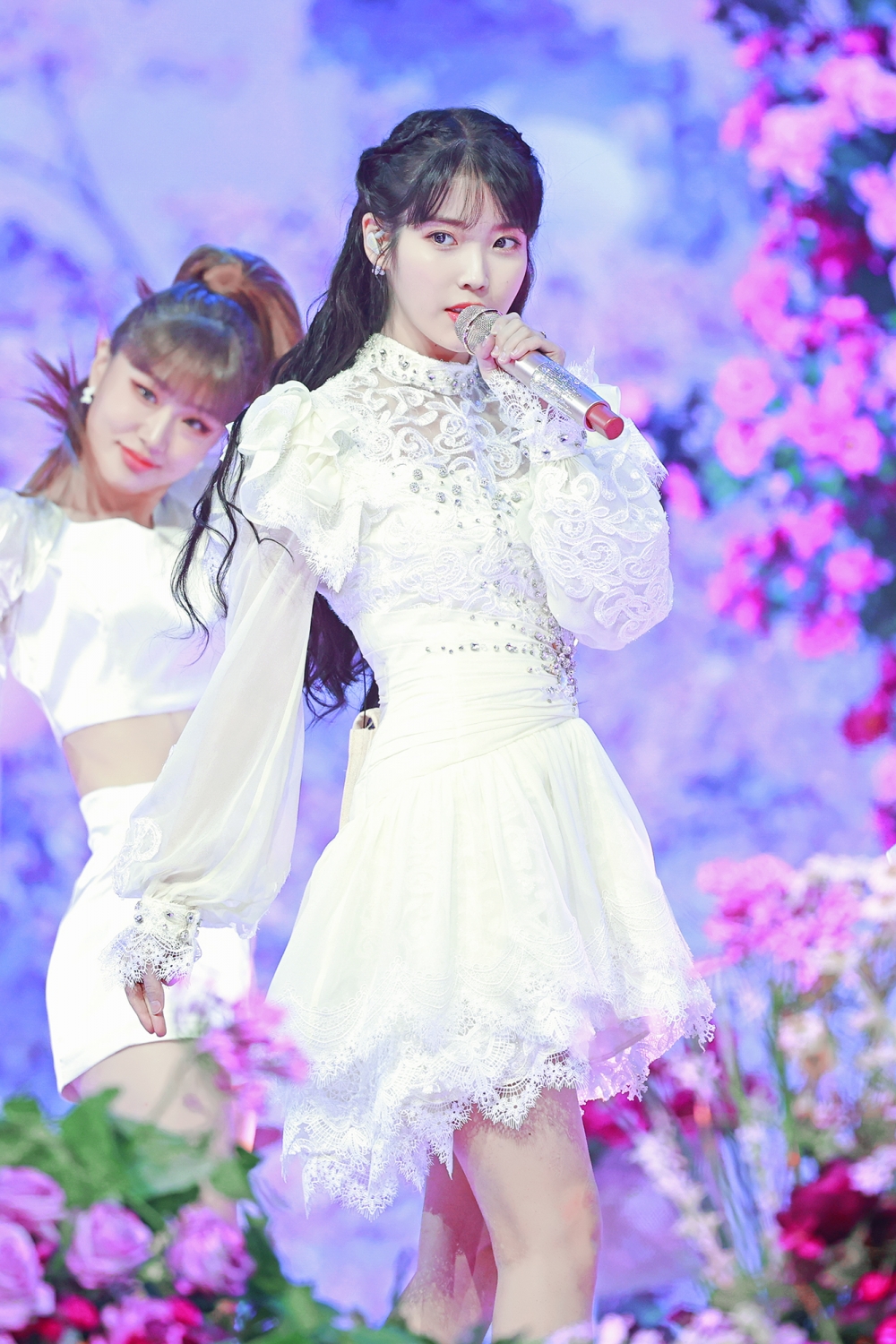 IU現場演唱《LILAC》