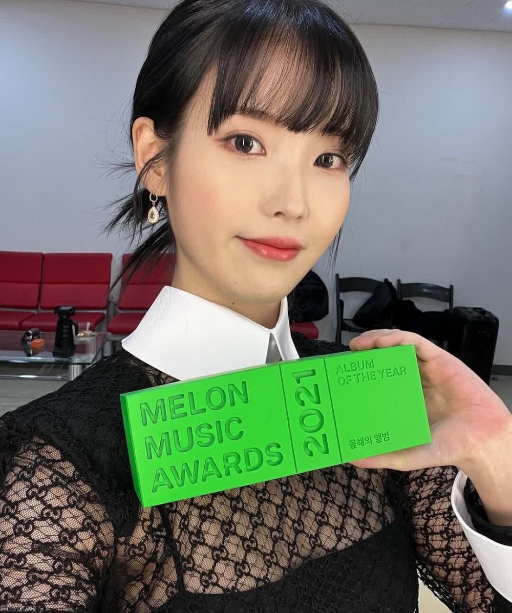 IU今年出席《2021 MMA》成「5冠王」