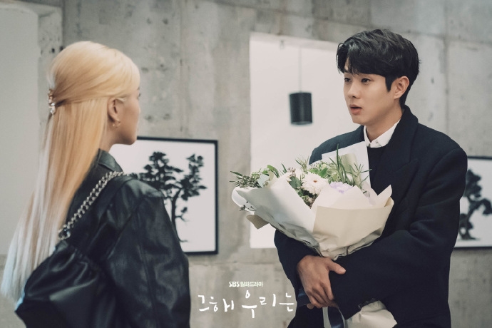 NJ為崔雄送上祝賀的花束