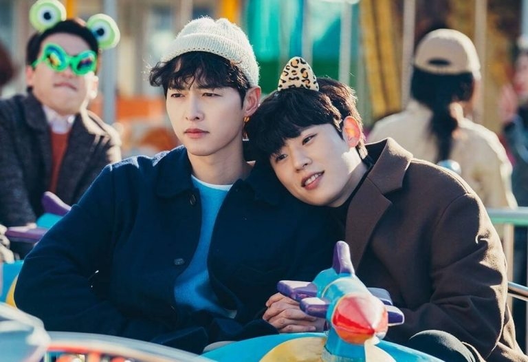 《黑道律師文森佐》中金聖喆飾演同志，被宋仲基欺騙感情