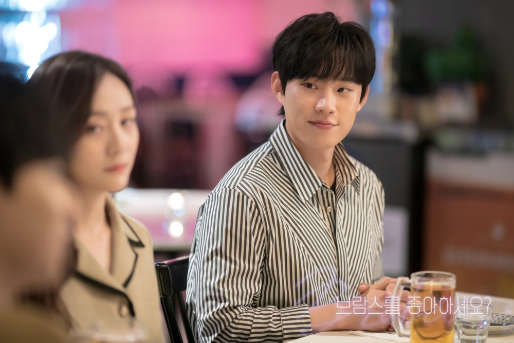 《你喜歡布拉姆斯嗎》中金聖喆的女朋友跑去糾纏好友