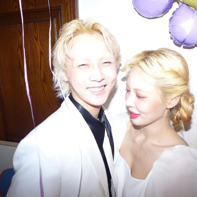 泫雅與Dawn受到網友們的祝福