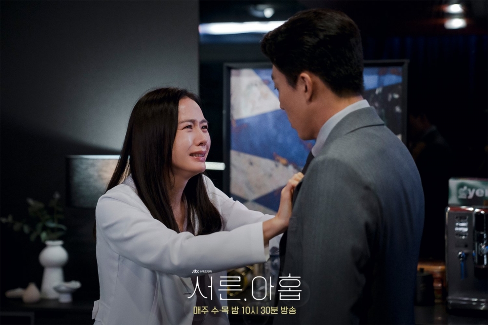 上週劇情回顧：車美昭(孫藝真 飾)得知鄭燦榮(田美都 飾)病情後大崩潰