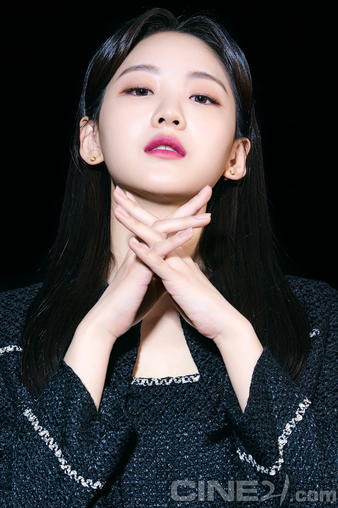 飾演「半殭屍」的趙怡賢也去上了殭屍演技課