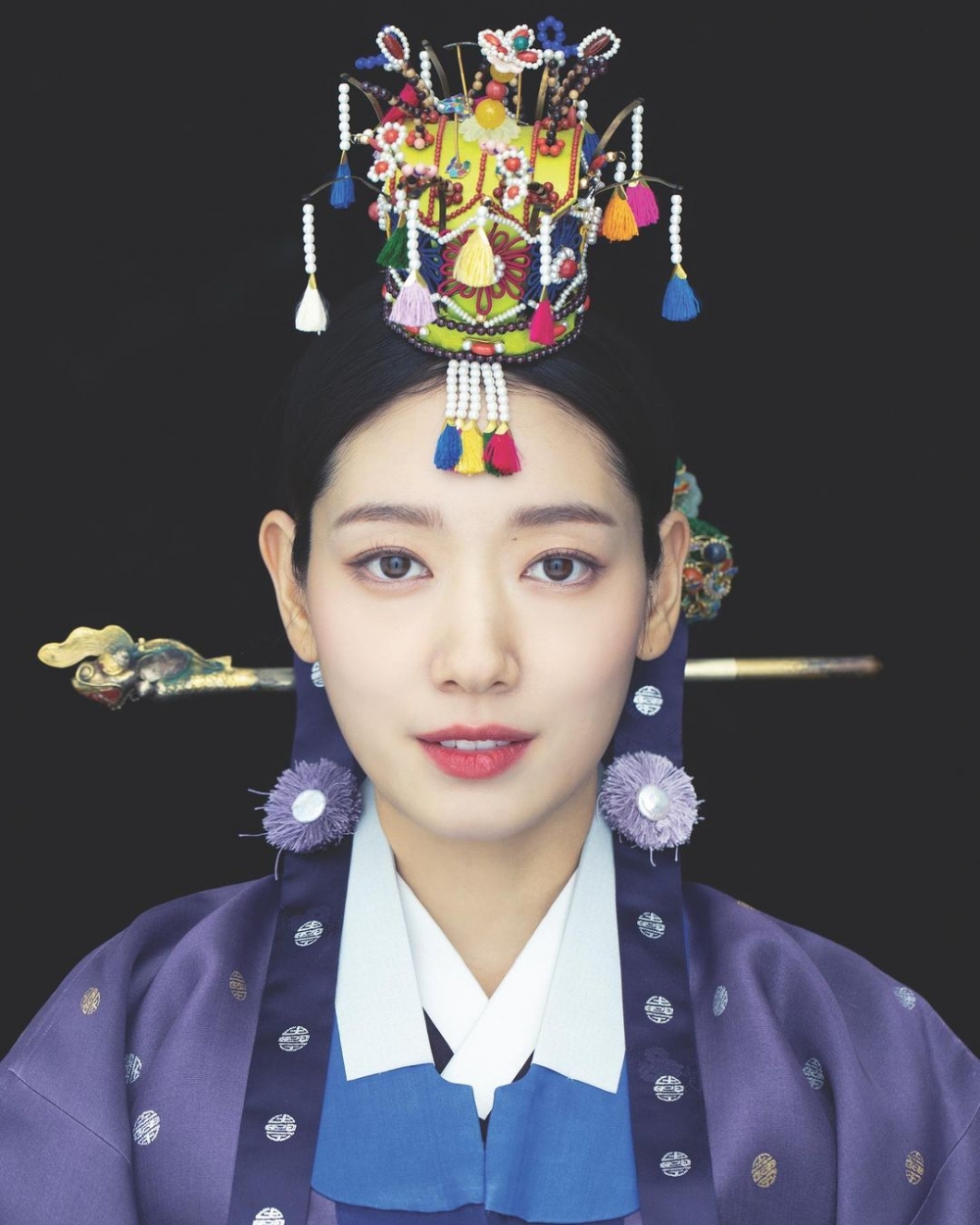 朴信惠在IG上傳韓服婚紗照