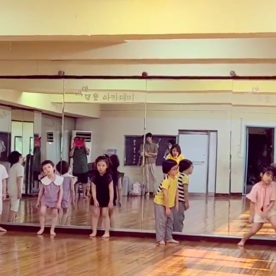 小朋友們練習喪屍演技的影片曝光