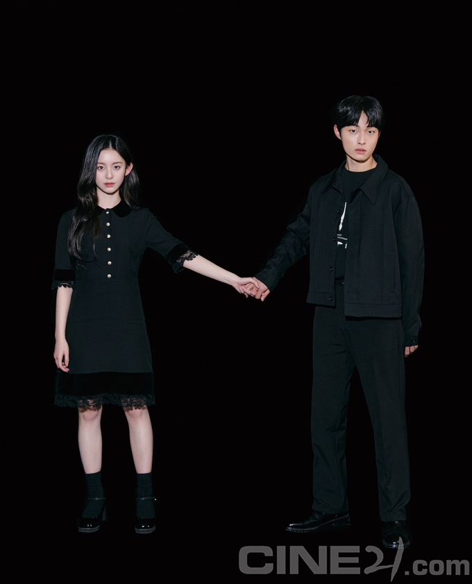 尹燦榮幫助朴持厚準備入學考試