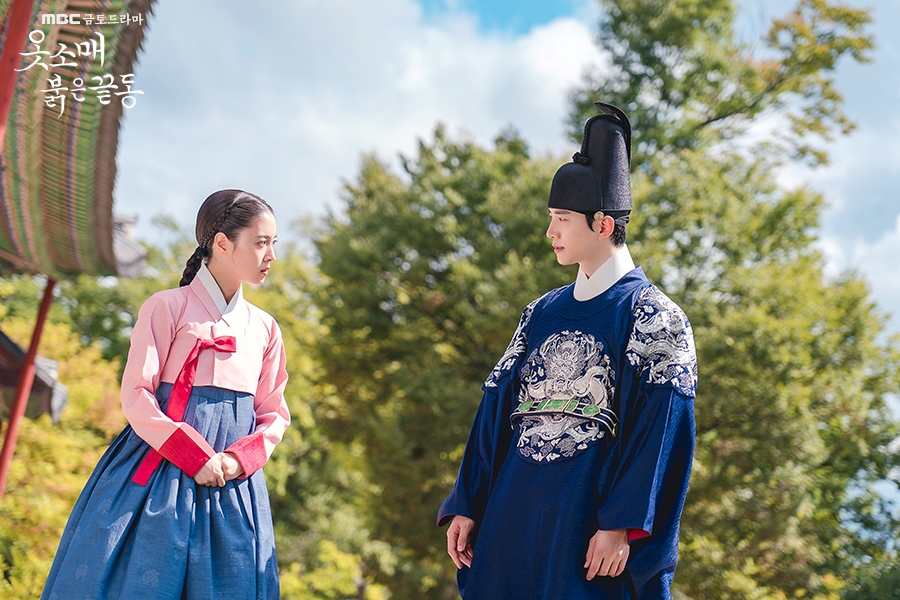 《衣袖紅鑲邊》宮廷虐戀讓觀眾又哭又笑