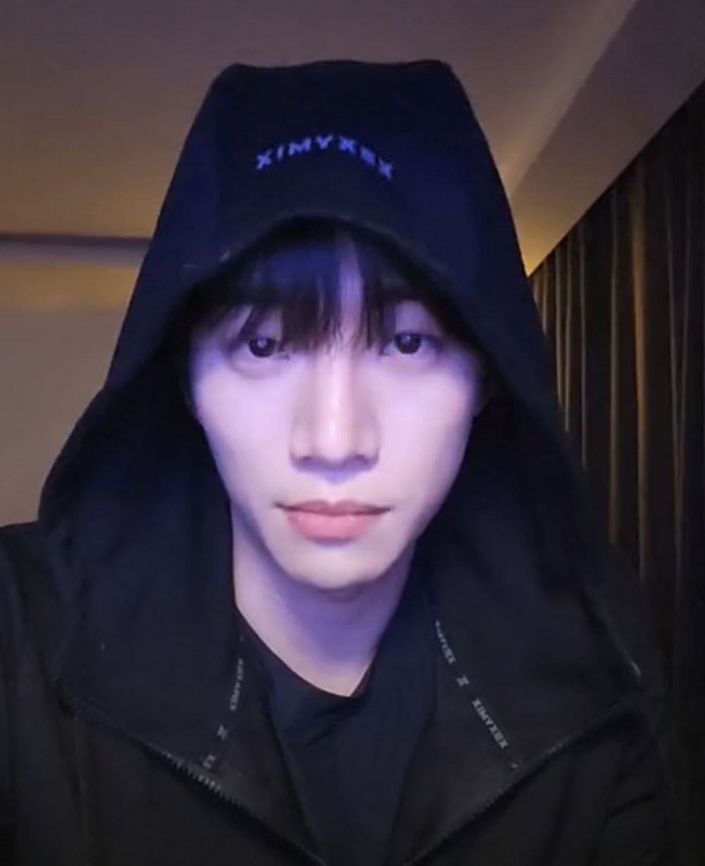 俊昊近日開IG直播與粉絲們互動