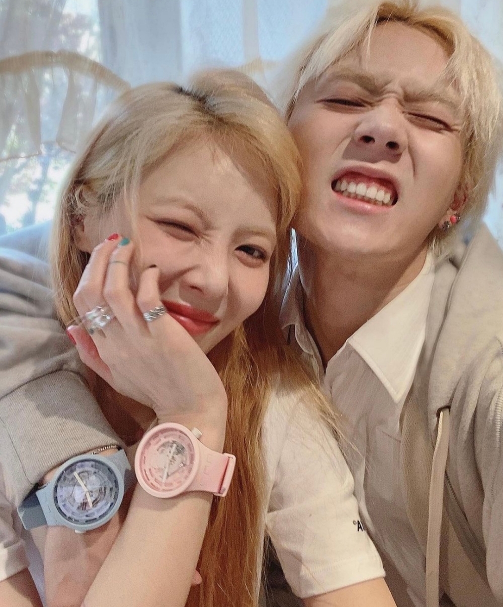 泫雅與Dawn常常公開放閃