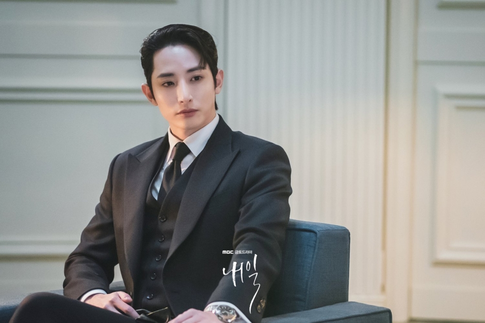 李洙赫飾演引渡管理組組長「朴重吉」