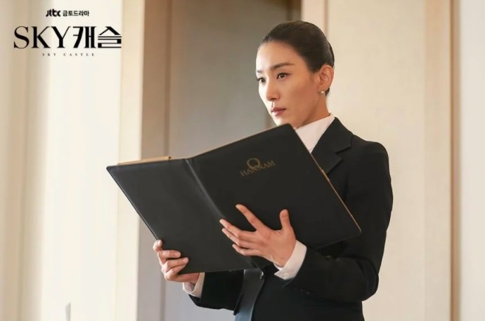 金瑞亨憑藉《Sky Castle》「金老師」爆紅