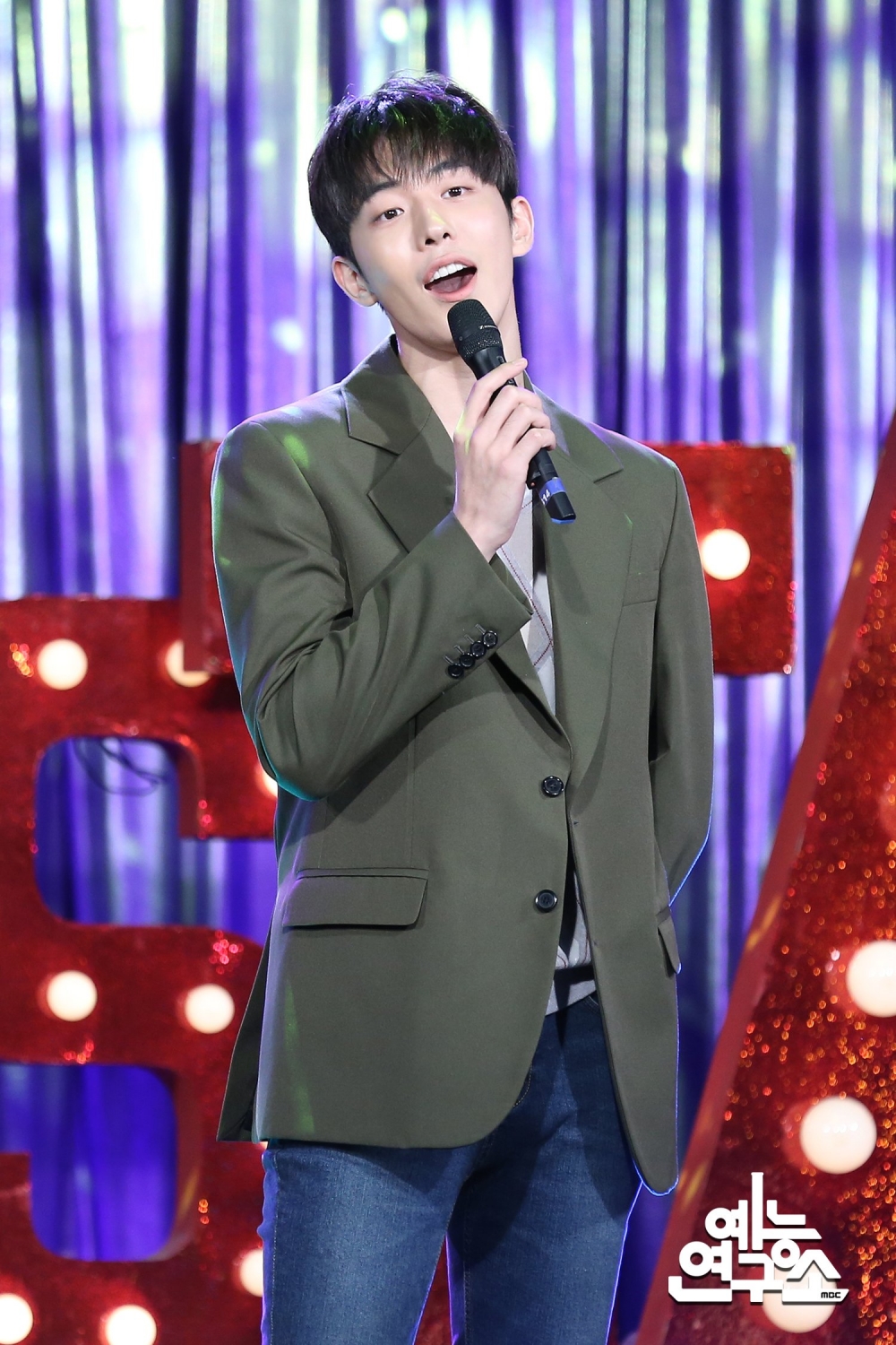 南柱赫在《Radio Star》大展歌喉