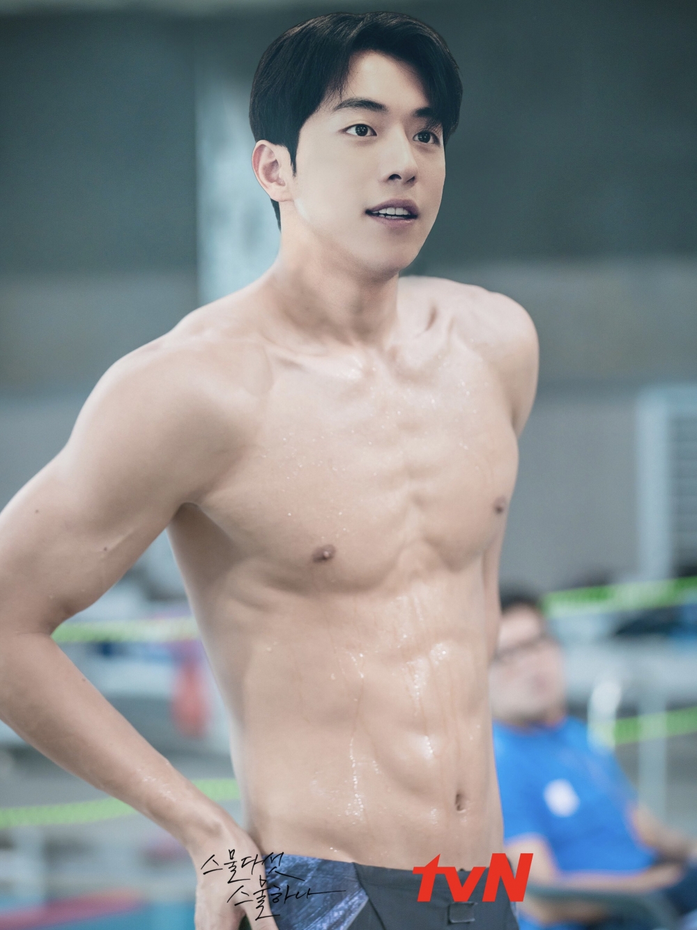 網友神P圖「泳裝白易辰」