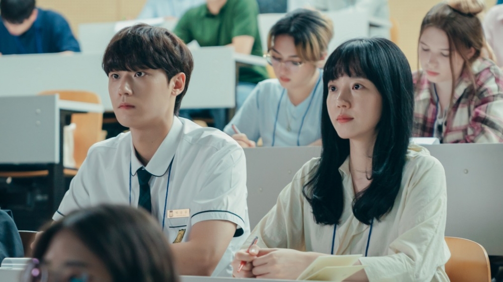 林秀晶與李到晛大談「師生戀」而遭抨擊