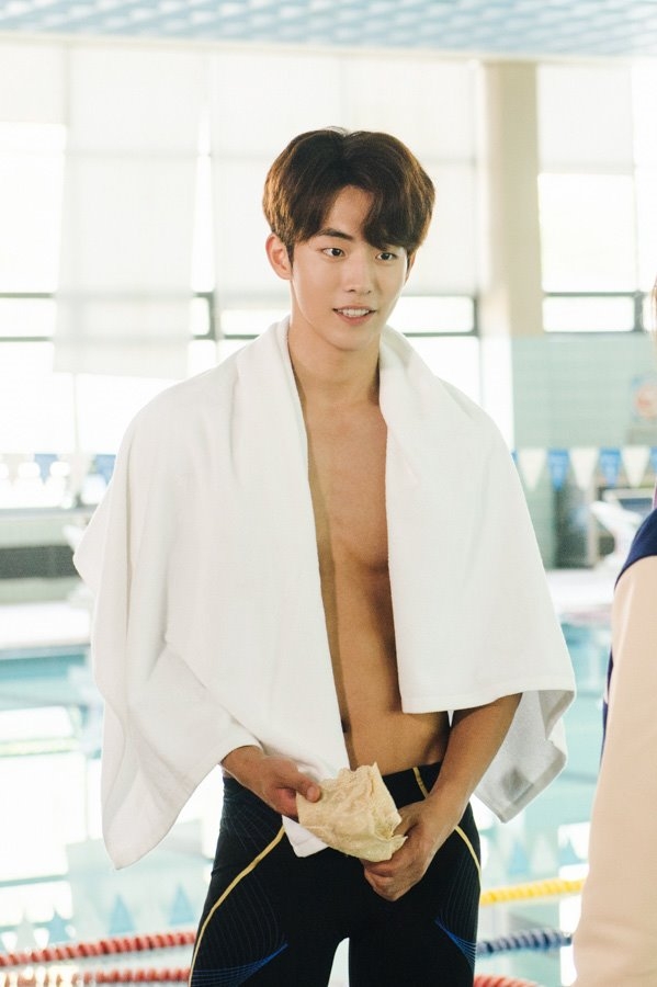 南柱赫「泳裝花絮照」