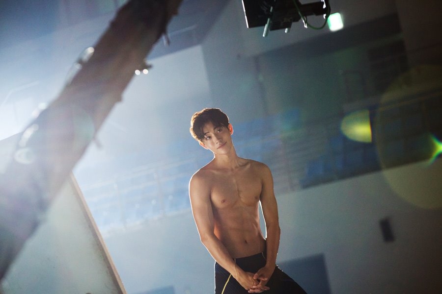 南柱赫「泳裝花絮照」