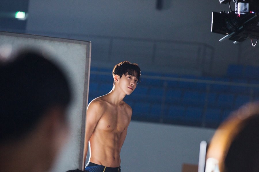 南柱赫「泳裝花絮照」