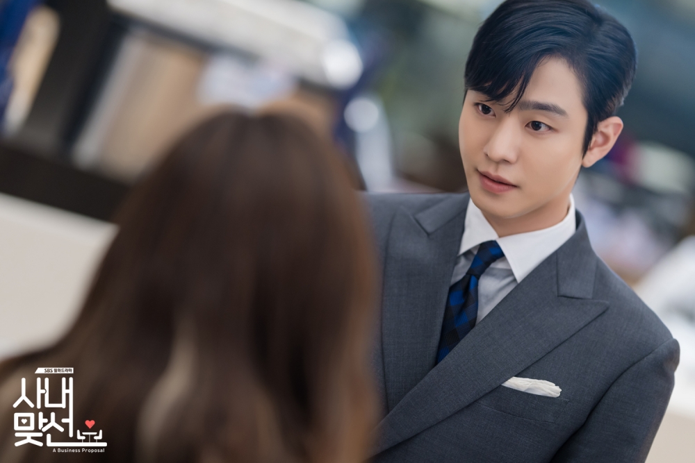 安孝燮飾演深情霸總「姜泰武」一角圈粉無數