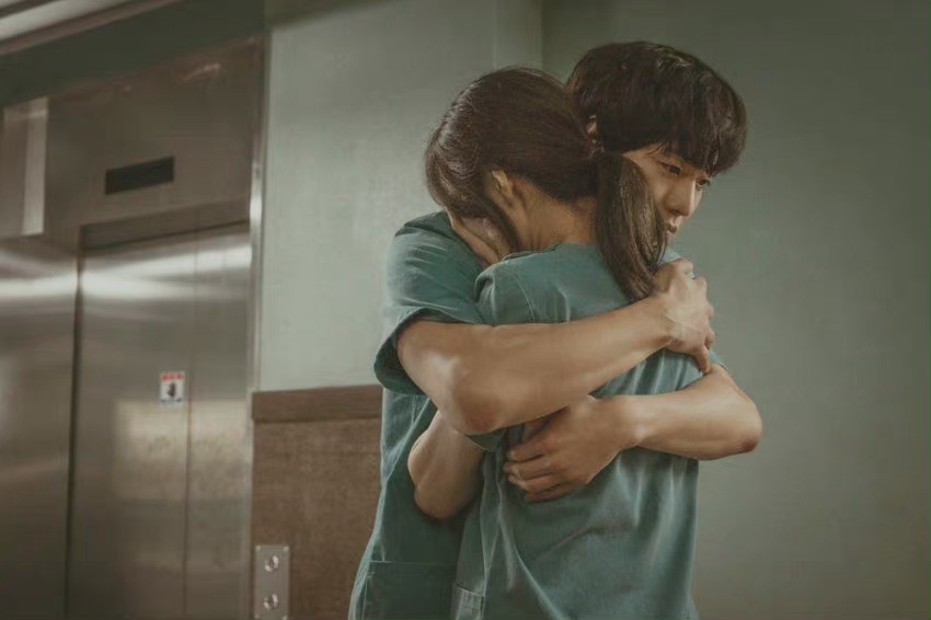 安孝燮與李聖經身高差12cm