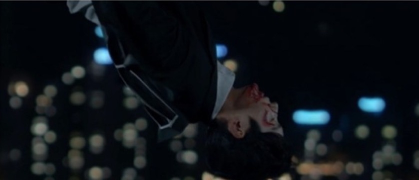 李準基被壞人注射毒針從大樓墜落