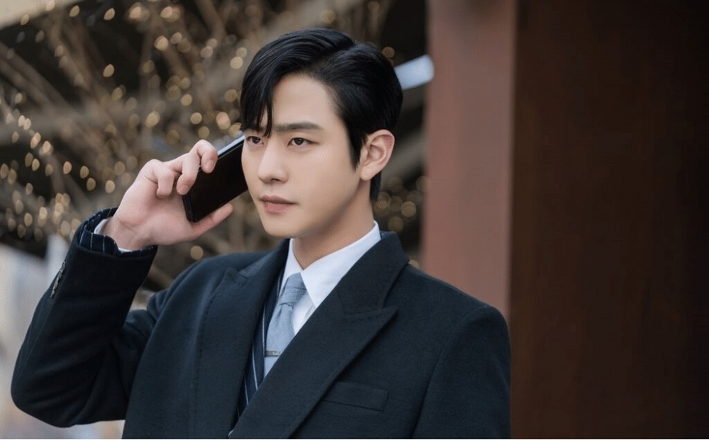 安孝燮在社內相親中飾演姜泰武