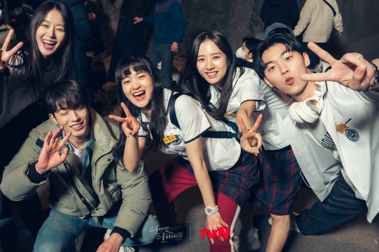 白易辰、羅希度、高宥琳、文智雄、池昇琬下台一鞠躬