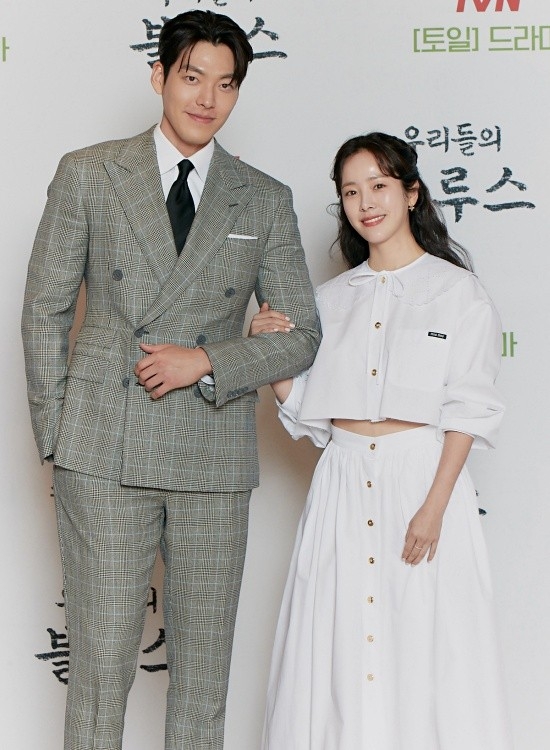 金宇彬在劇中和韓志旼組成CP