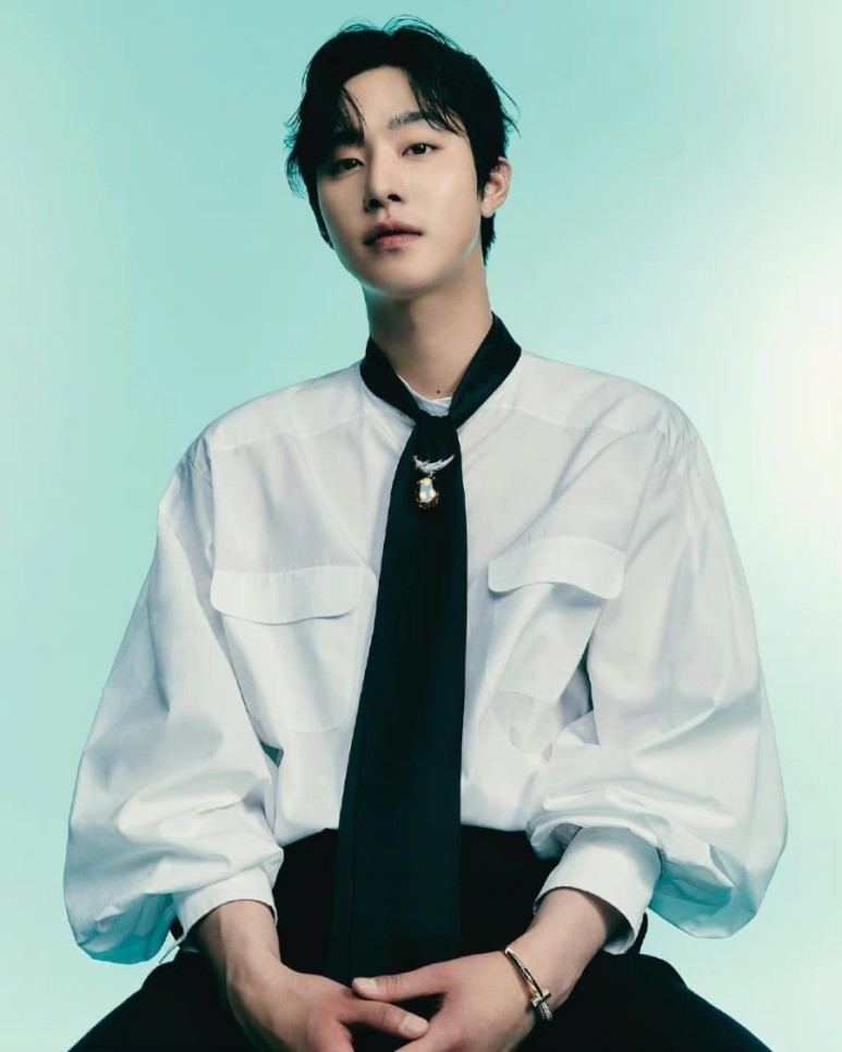 安孝燮《DAZED》時尚畫報公開