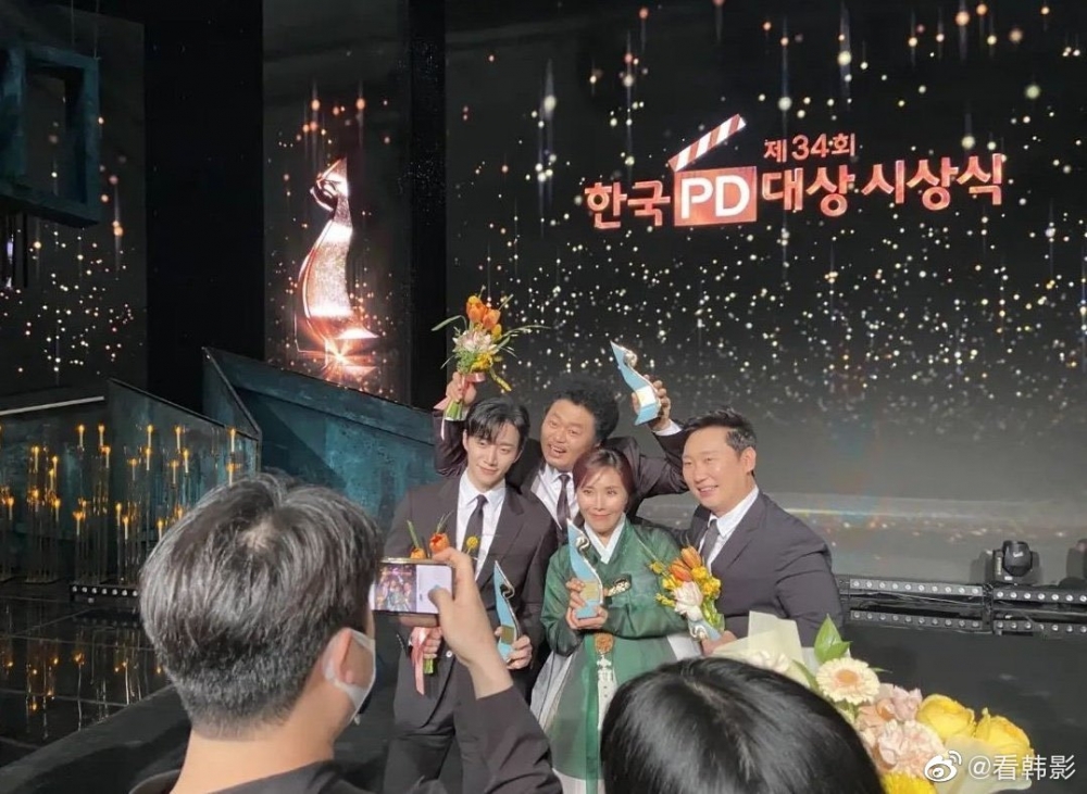 俊昊成為首位以偶像出身的演員獲得34屆韓國PD大賞「最佳演員獎」