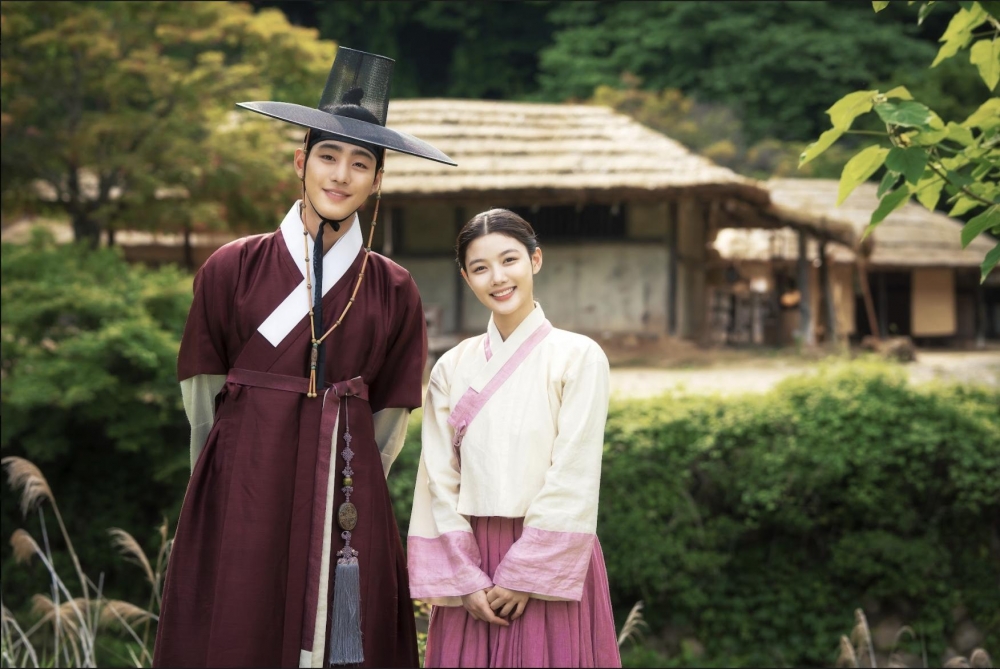 安孝燮《紅天機》與金裕貞合作